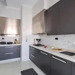 2 Bedroom Stunning Apartment In Reggio Calabria * 레조디칼라브리아
